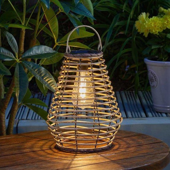 Maris Outdoor Solar Lantern